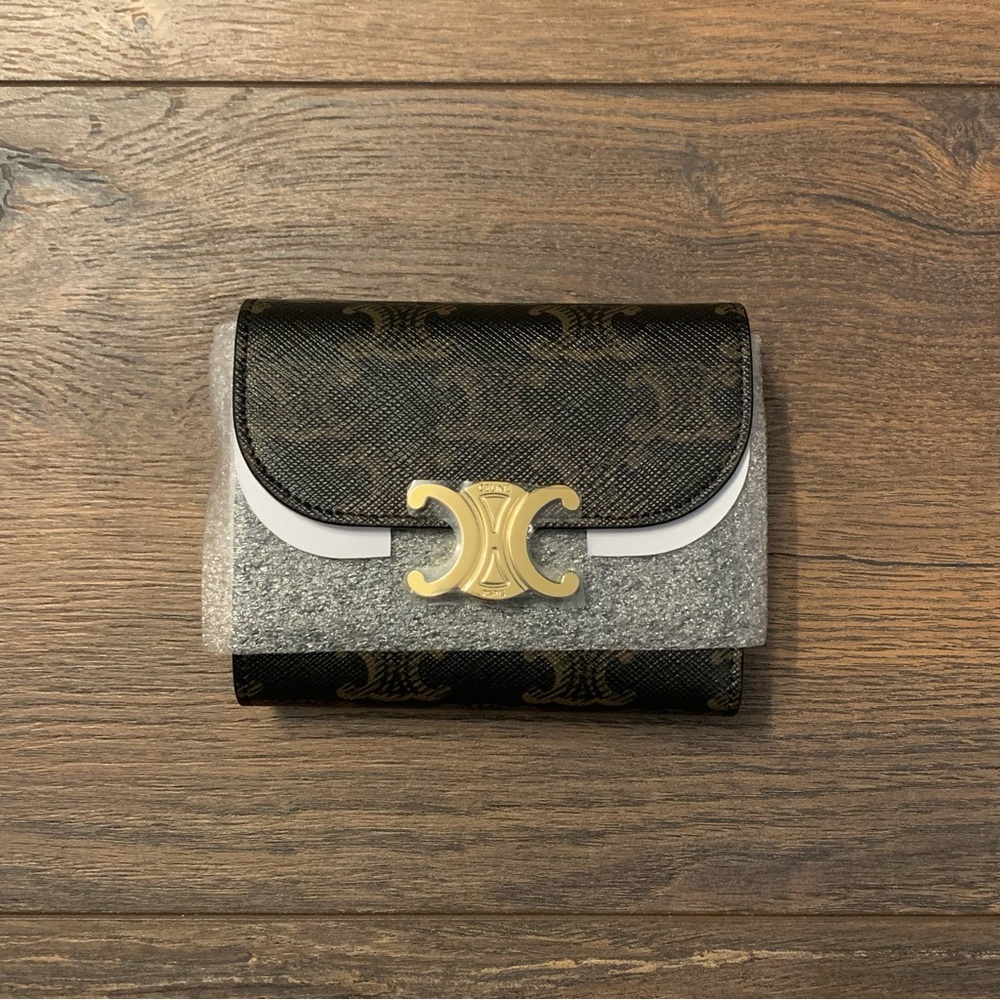 ❌SOLD❌ Celine Small Wallet Triomphe in Triomphe Canvas Tan - Picture 3 of 13